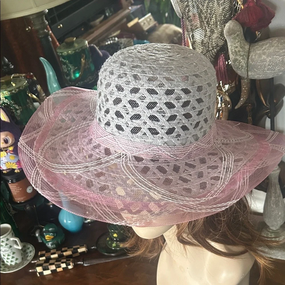 Vintage Pink & White Wide Brimmed Derby Hat - Picture 3 of 14